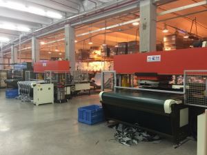 Konveierilindi tüüp Reisijuht Die lõikamismasin, lõikamine Vajutage