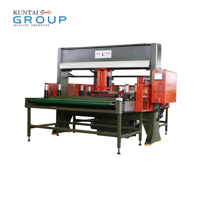 Automaatne liikuva peaga lõikemasin