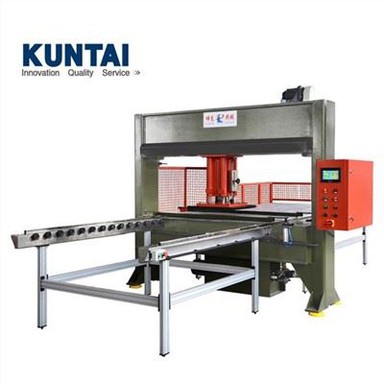 Kunstlillede lõikamismasin